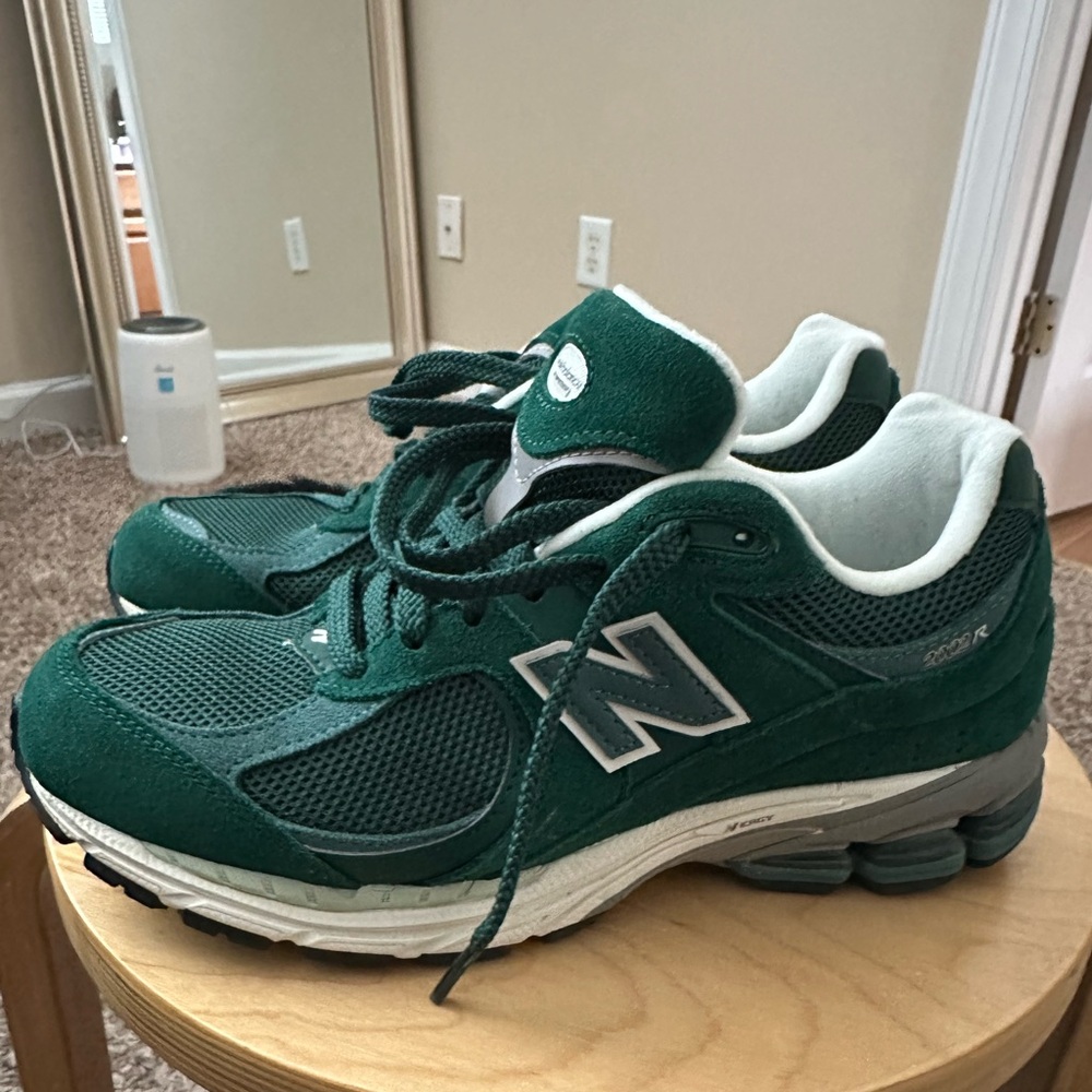 New Balance Forest Green 2002R Sneakers